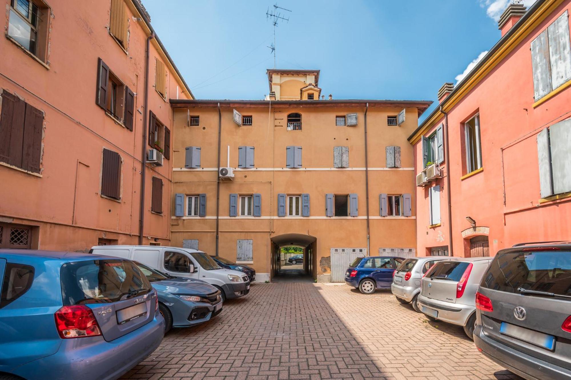شقة Modena Al Mulein - 2 Passi Dal Centro Con Parcheggio المظهر الخارجي الصورة